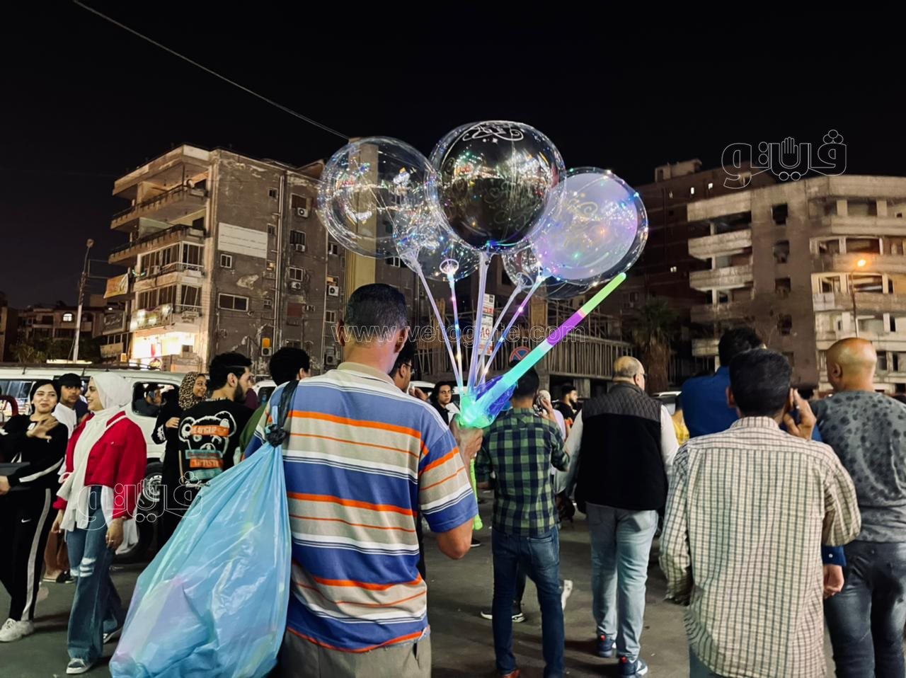 الأطفال يزينون احتفالات ليلة عيد الفطر في عين شمس (17)