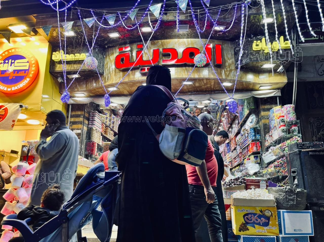 الأطفال يزينون احتفالات ليلة عيد الفطر في عين شمس (19)