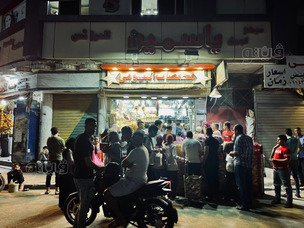 الأطفال يزينون احتفالات ليلة عيد الفطر في عين شمس (25)