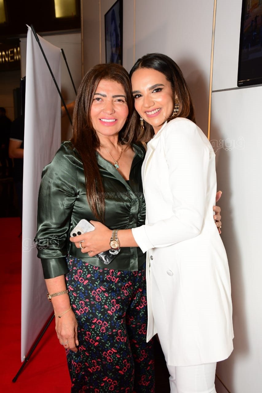 أبطال فيلم زومبي (36)