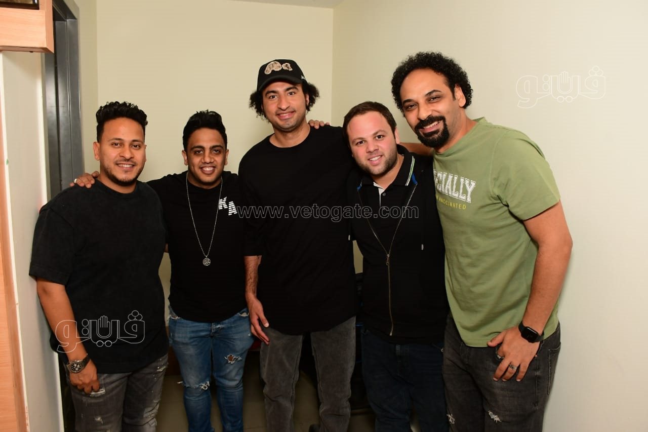 أبطال فيلم زومبي (41)