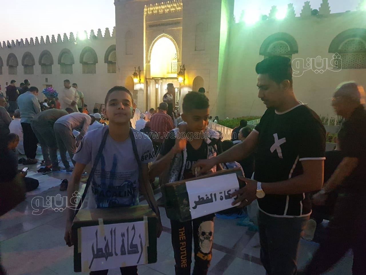 تزاحم كبير في مسجد عمرو بن العاص لأداء صلاة العيد (1)