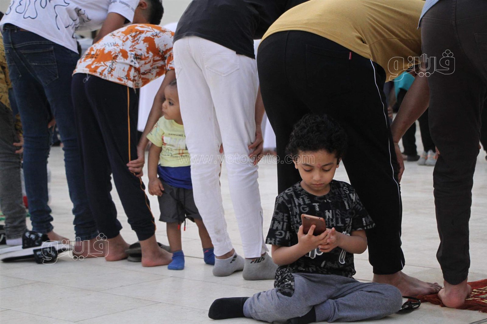 مصريون وأجانب يصلون العيد في مسجد الحاكم بأمر الله (25)