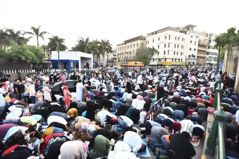 اعداد غير مسبوقة.. صلاة العيد في الأزهر الشريف شكل تاني (17)