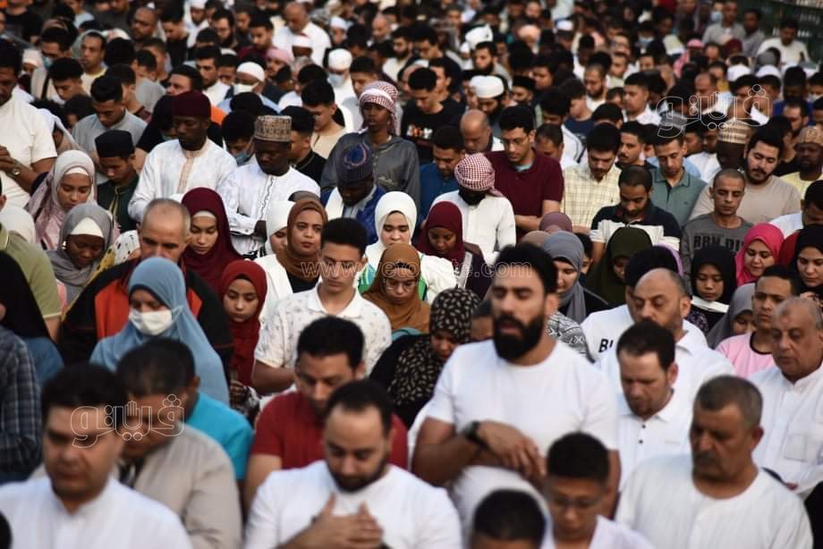 اعداد غير مسبوقة.. صلاة العيد في الأزهر الشريف شكل تاني (20)