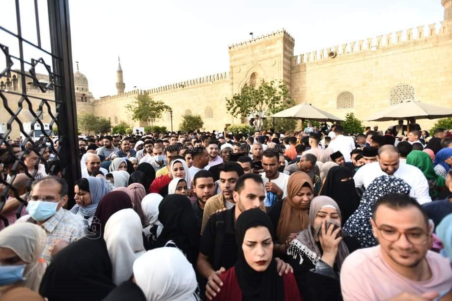 اعداد غير مسبوقة.. صلاة العيد في الأزهر الشريف شكل تاني (39)