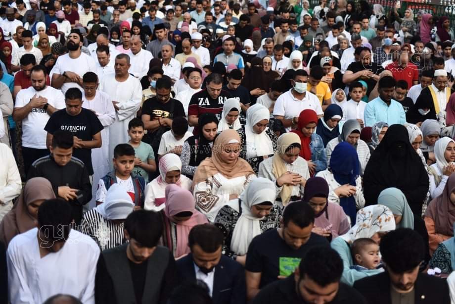 اعداد غير مسبوقة.. صلاة العيد في الأزهر الشريف شكل تاني (52)