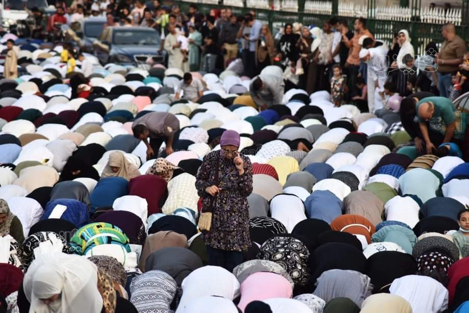 اعداد غير مسبوقة.. صلاة العيد في الأزهر الشريف شكل تاني (65)