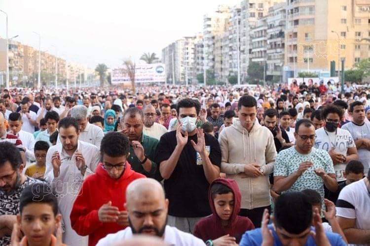 صلاة العيد في مسجد الصديق بالشيراتون (9)