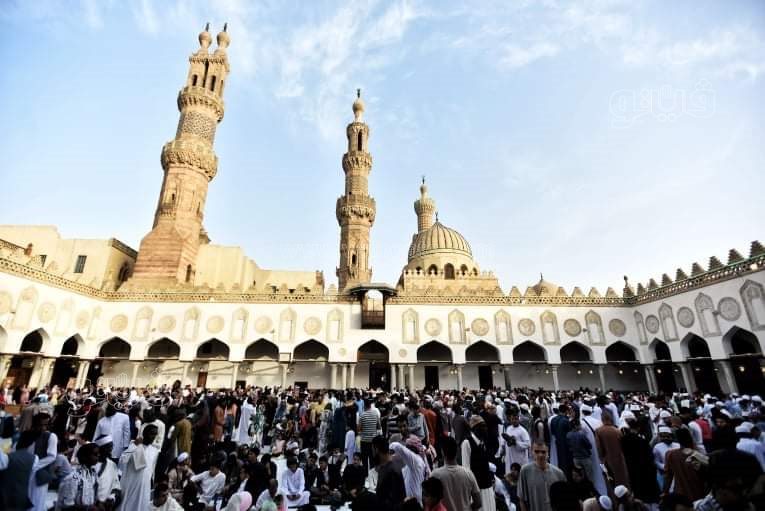 صلاة العيد بركة وفرحة.. مساجد مصر يملؤها المصلون (6)