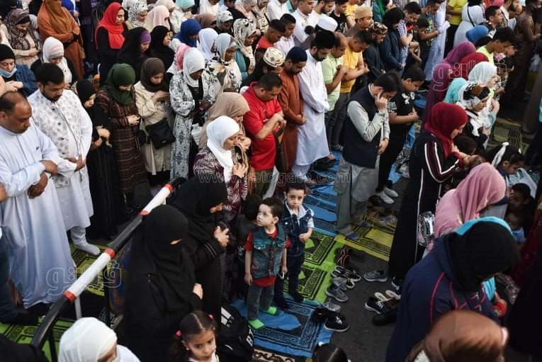 صلاة العيد بركة وفرحة.. مساجد مصر يملؤها المصلون (14)
