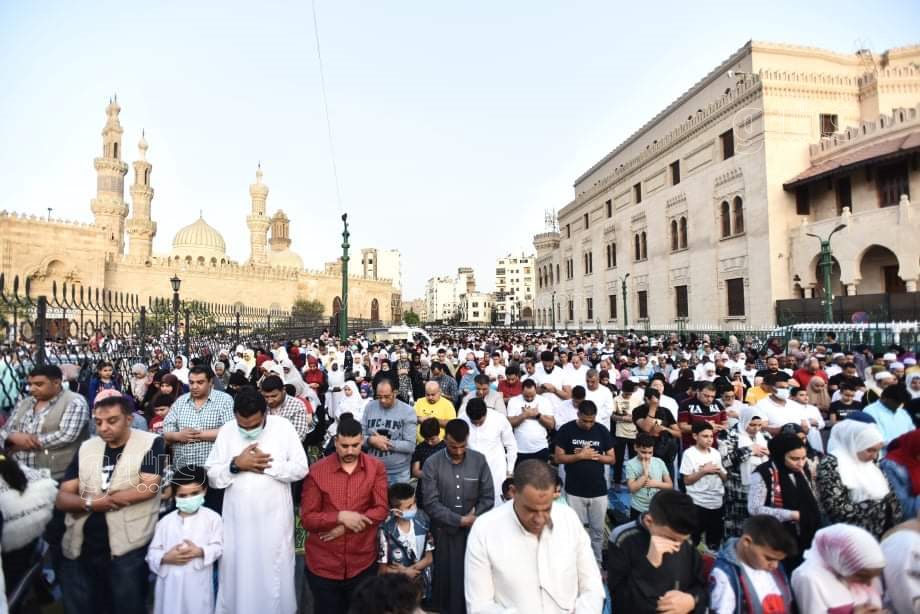 صلاة العيد بركة وفرحة.. مساجد مصر يملؤها المصلون (27)