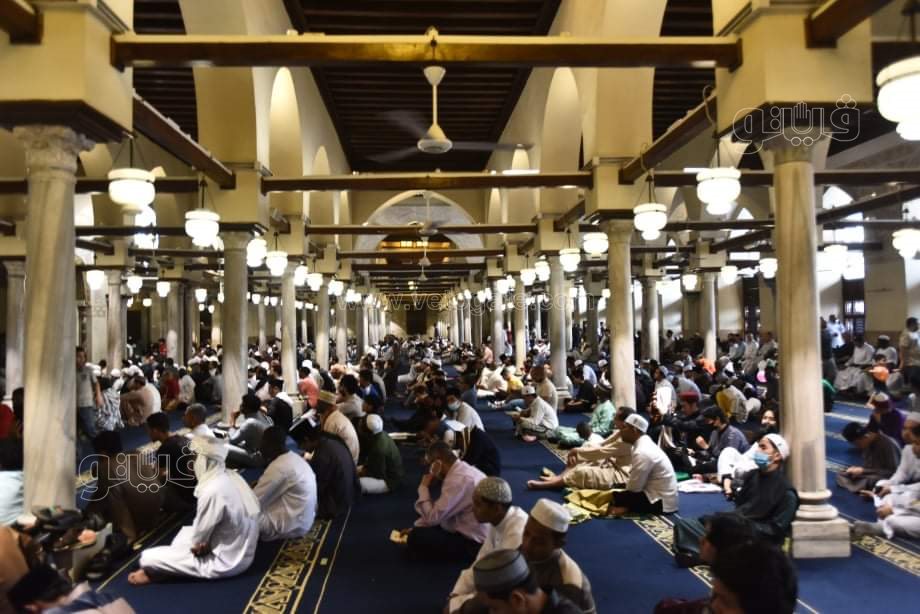 صلاة العيد بركة وفرحة.. مساجد مصر يملؤها المصلون (29)
