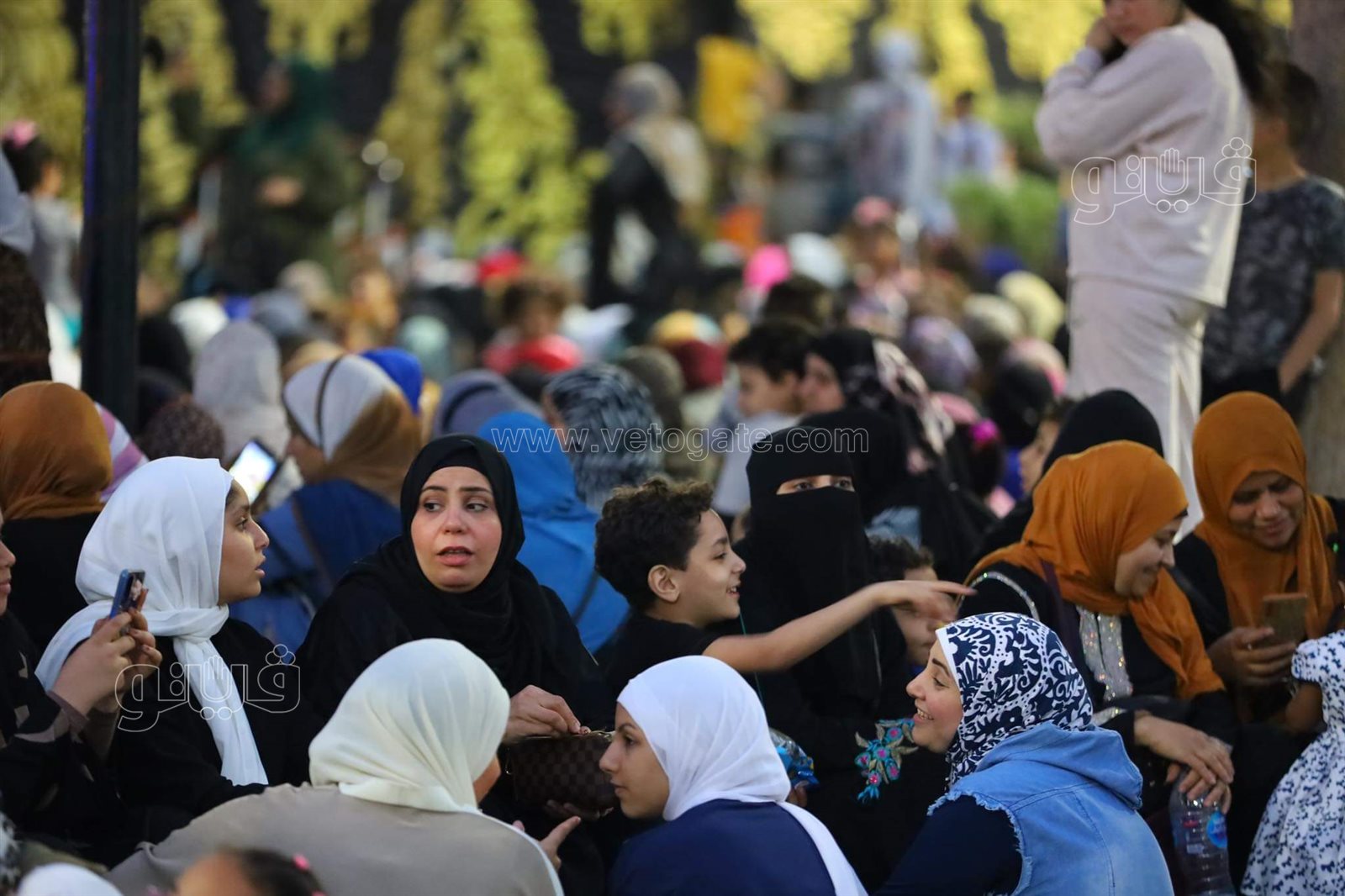 فرحة العيد تجمع شمل قريب وبعيد.. مظاهر البهجة في صلاة عيد الفطر المبارك (3)