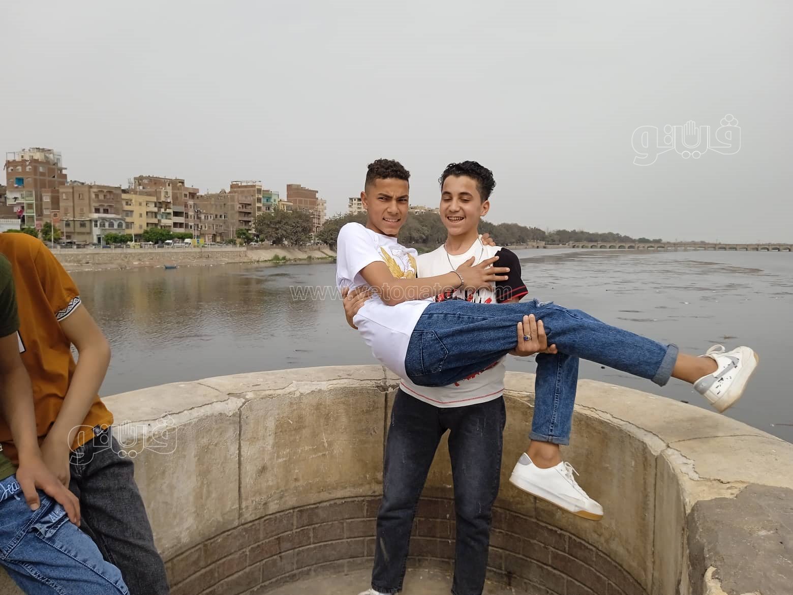 الأطفال والمراهقون يتوافدون على القناطر الخيرية (1)