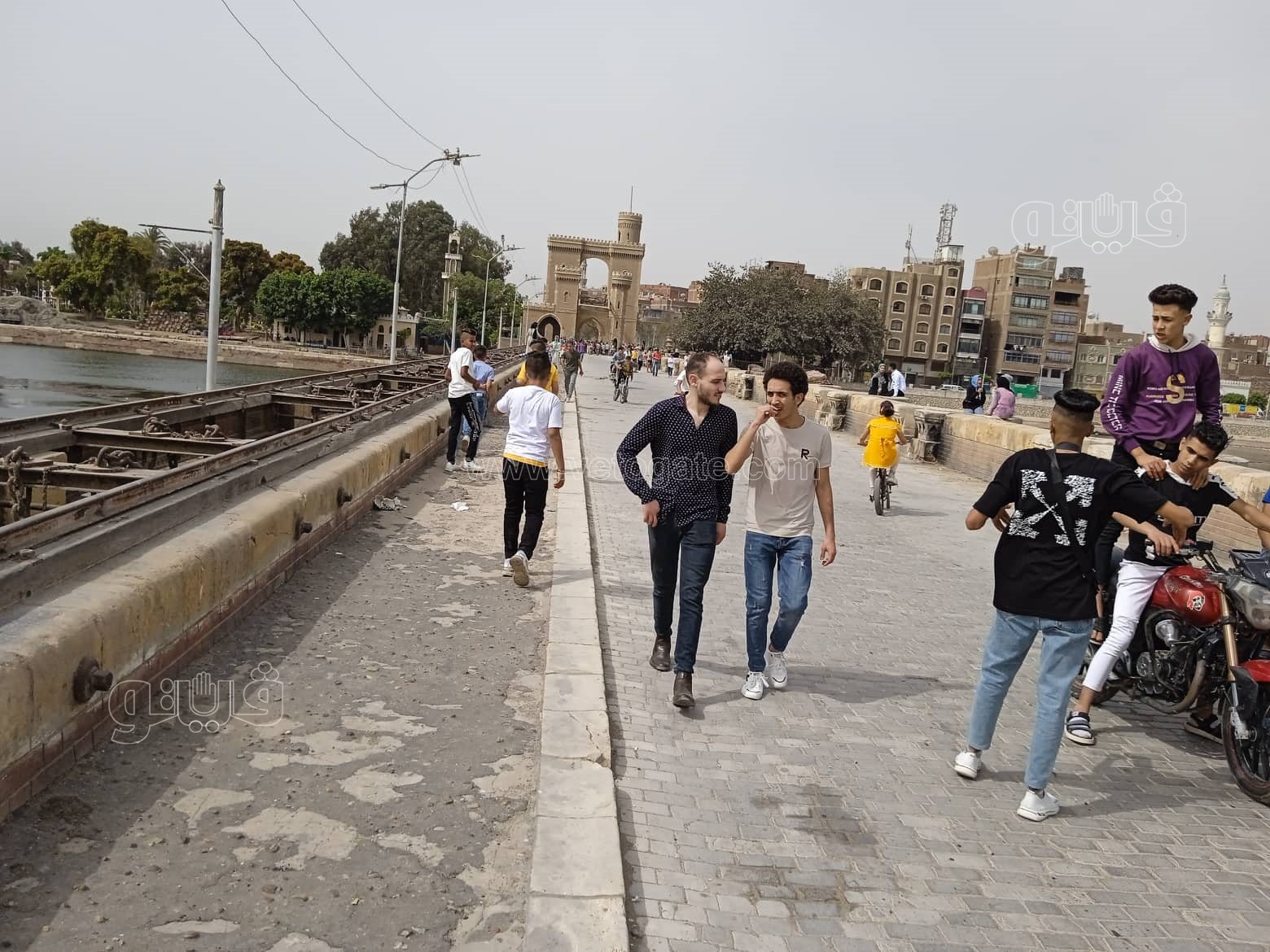 الأطفال والمراهقون يتوافدون على القناطر الخيرية (23)