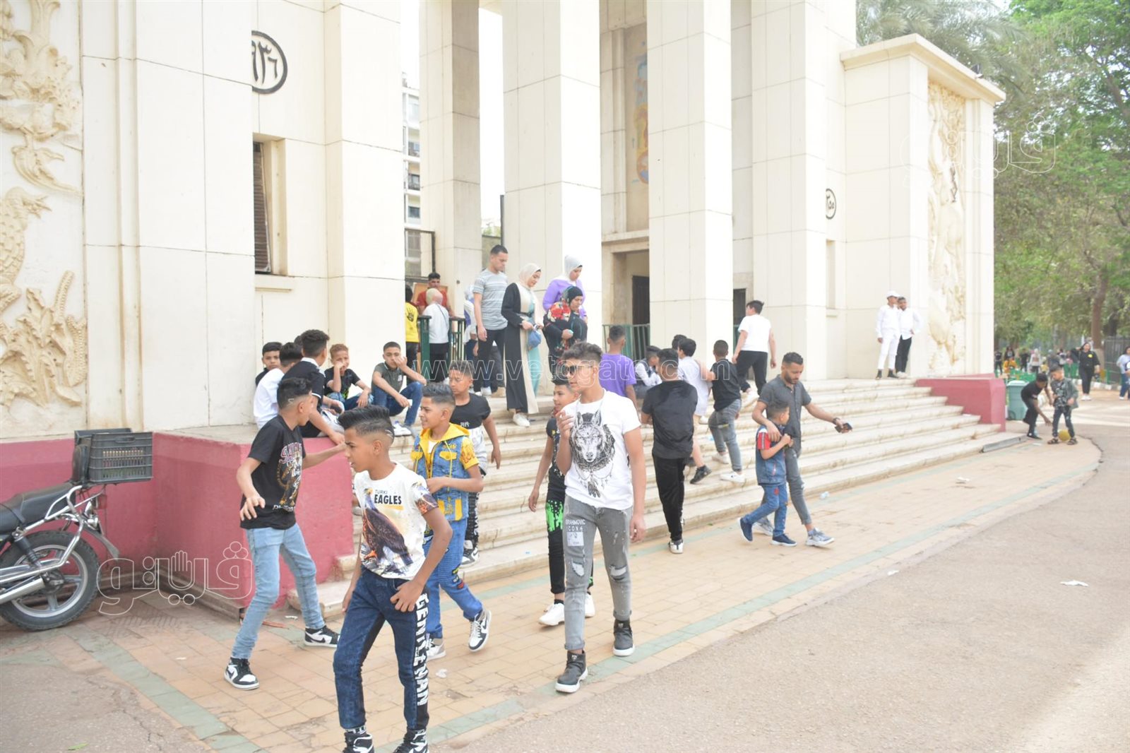  إقبال ملحوظ من المواطنين على حديقة حيوان الجيزة (25)