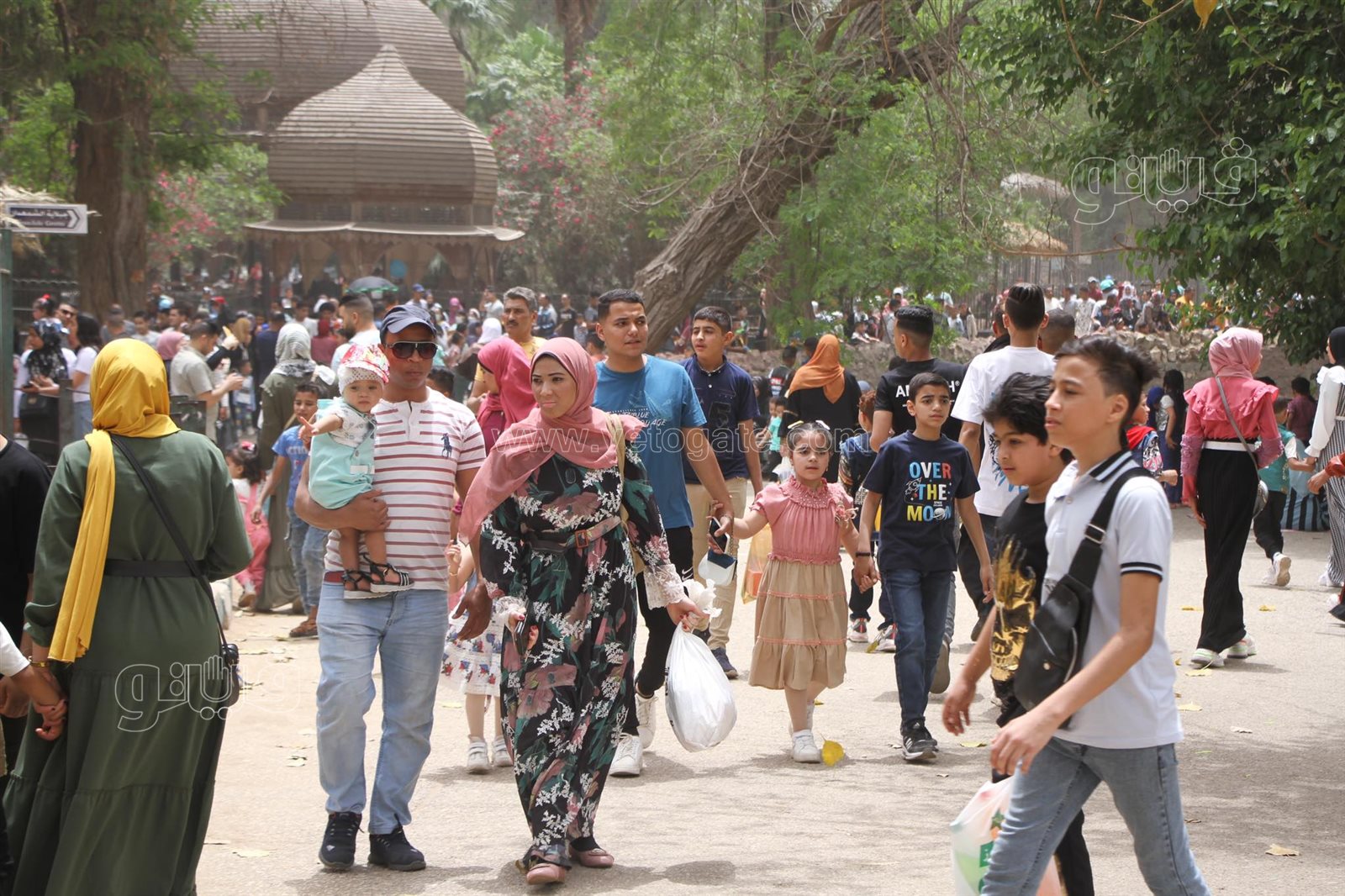 زحام شديد من المواطنين على حديقة الحيوان في العيد (22)