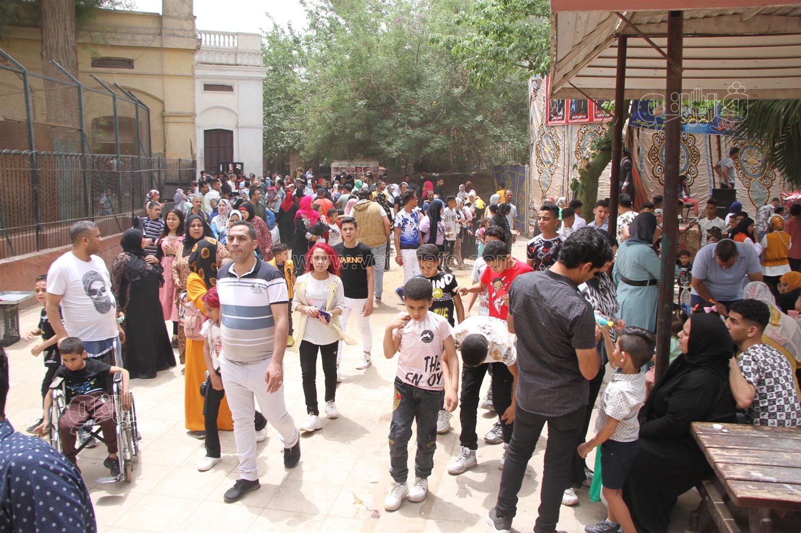 زحام شديد من المواطنين على حديقة الحيوان في العيد (23)