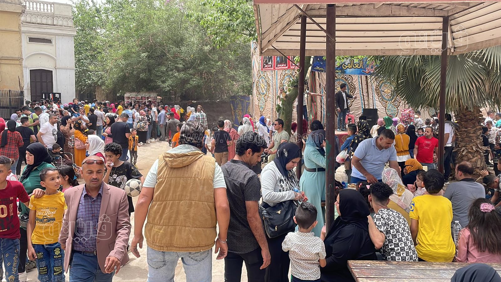 زحام شديد من المواطنين على حديقة الحيوان في العيد (31)