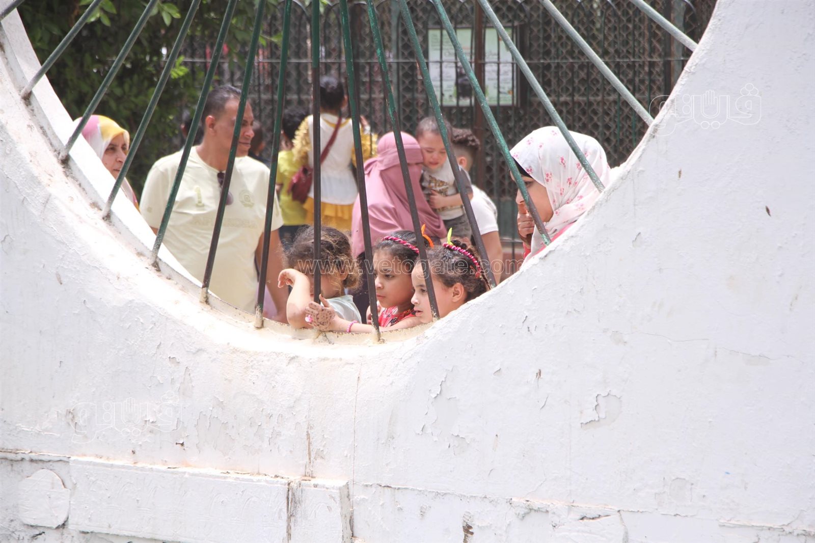 زحام شديد من المواطنين على حديقة الحيوان في العيد (34)