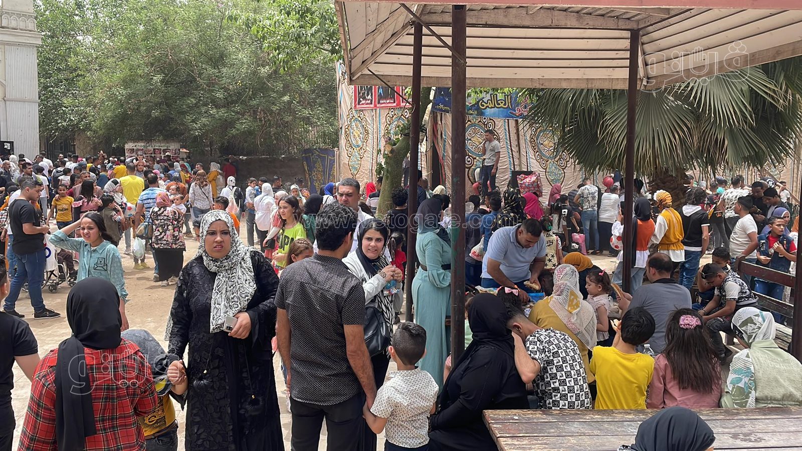 زحام شديد من المواطنين على حديقة الحيوان في العيد (36)