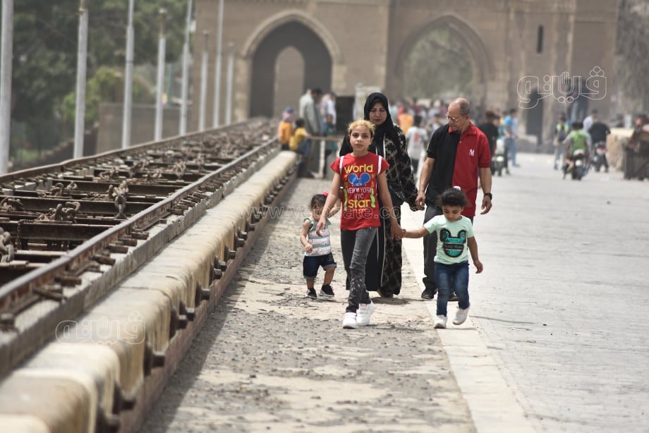 توافد العائلات على حدائق القناطر الخيرية (1)