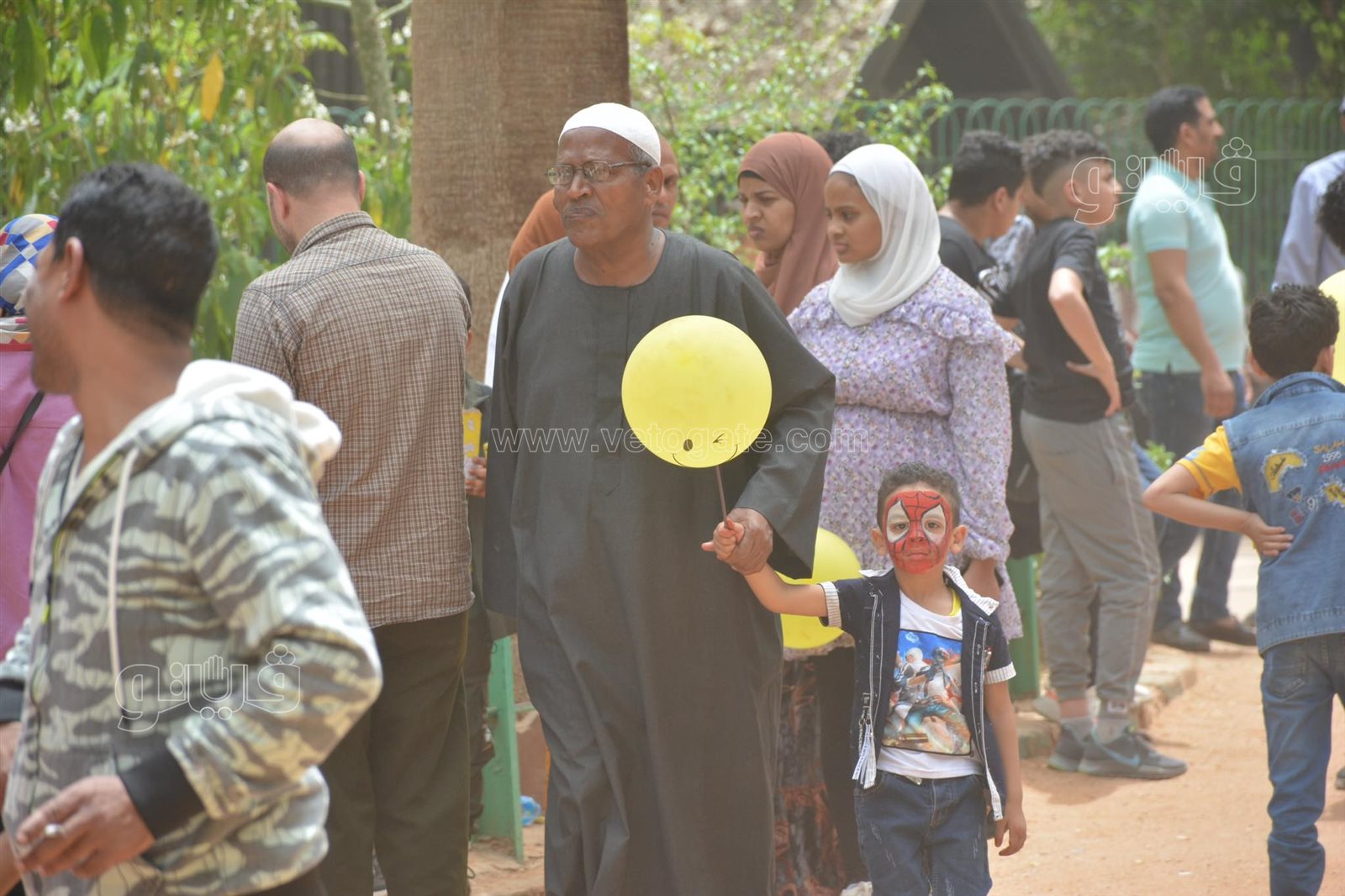 زوار حديقة الحيوان (7)