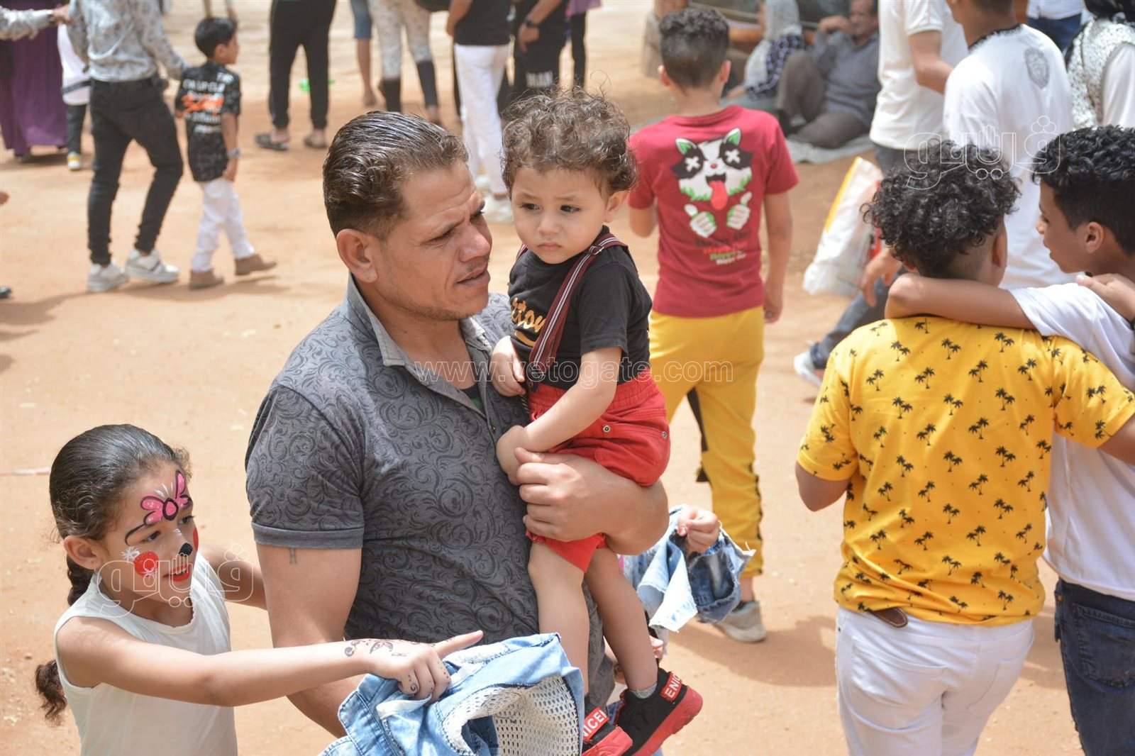 زوار حديقة الحيوان (14)