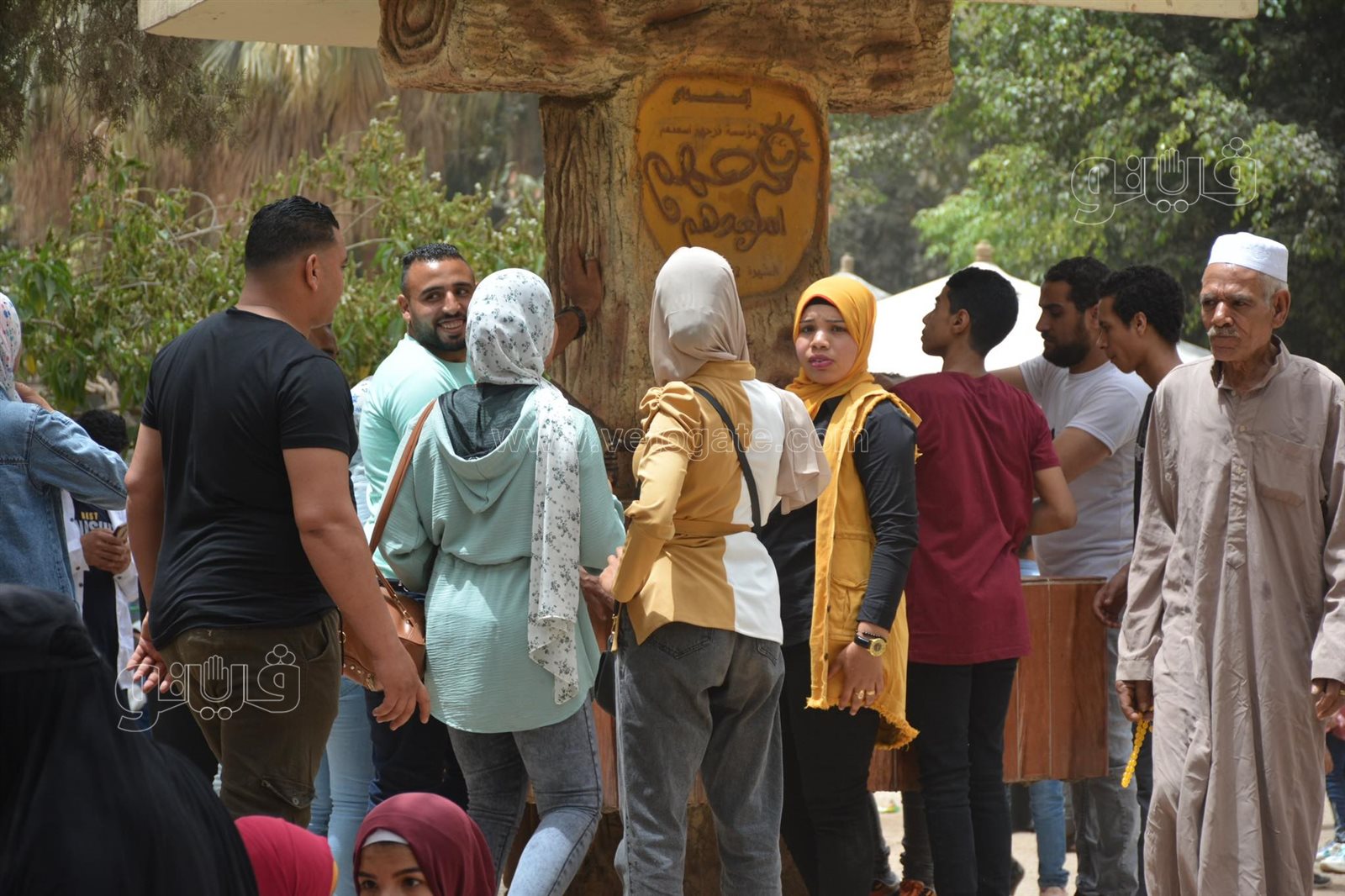 زوار حديقة الحيوان (30)