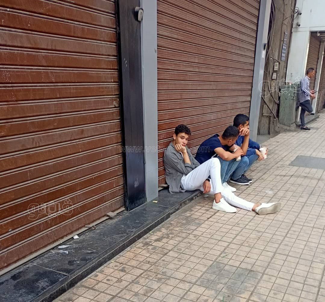 شوارع وسط القاهرة تجذب المراهقين.. وضعف الإقبال على السينمات (6)