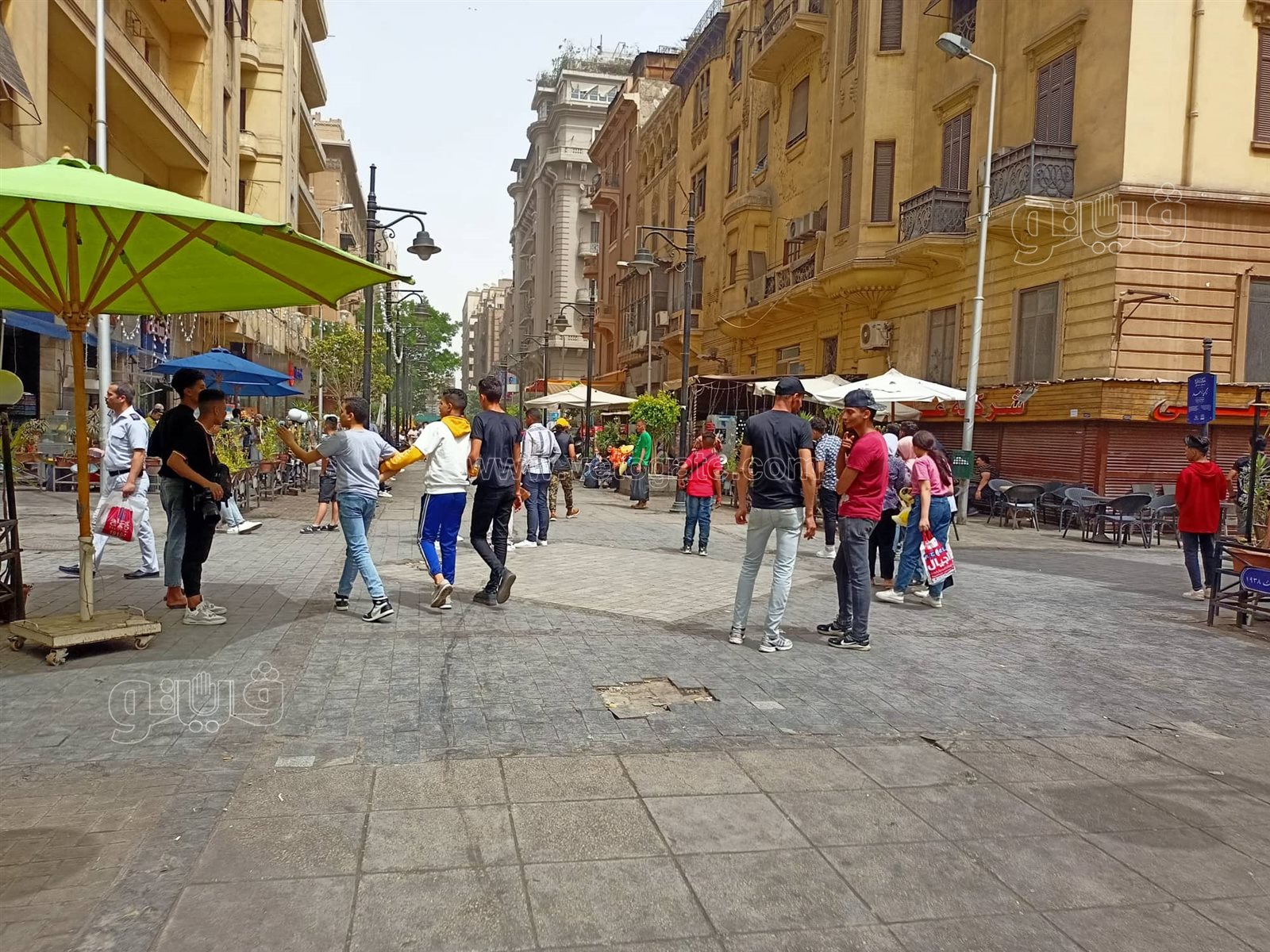 شوارع وسط القاهرة تجذب المراهقين.. وضعف الإقبال على السينمات (10)