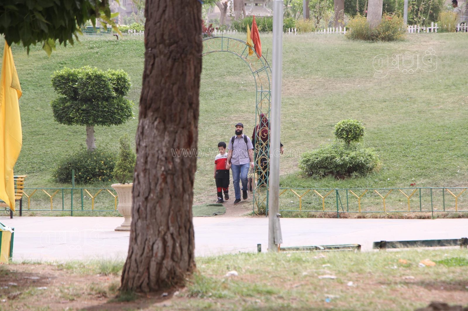 إقبال المواطنين على الحديقة الدولية للاحتفال بثالث أيام عيد الفطر (6)