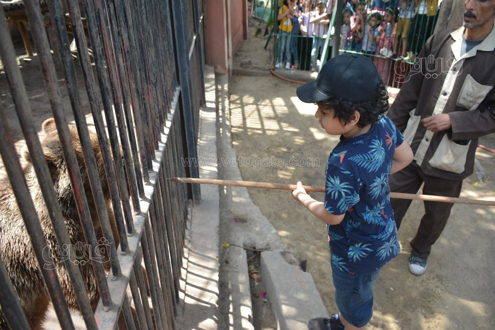 إقبال كثيف على حديقة الحيوان بالجيزة في ثالث أيام عيد الفطر (12)