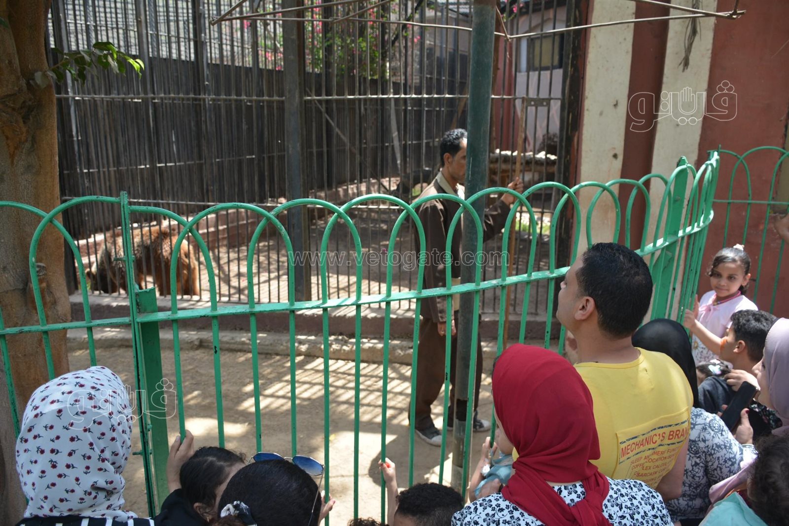 إقبال كثيف على حديقة الحيوان بالجيزة في ثالث أيام عيد الفطر (16)