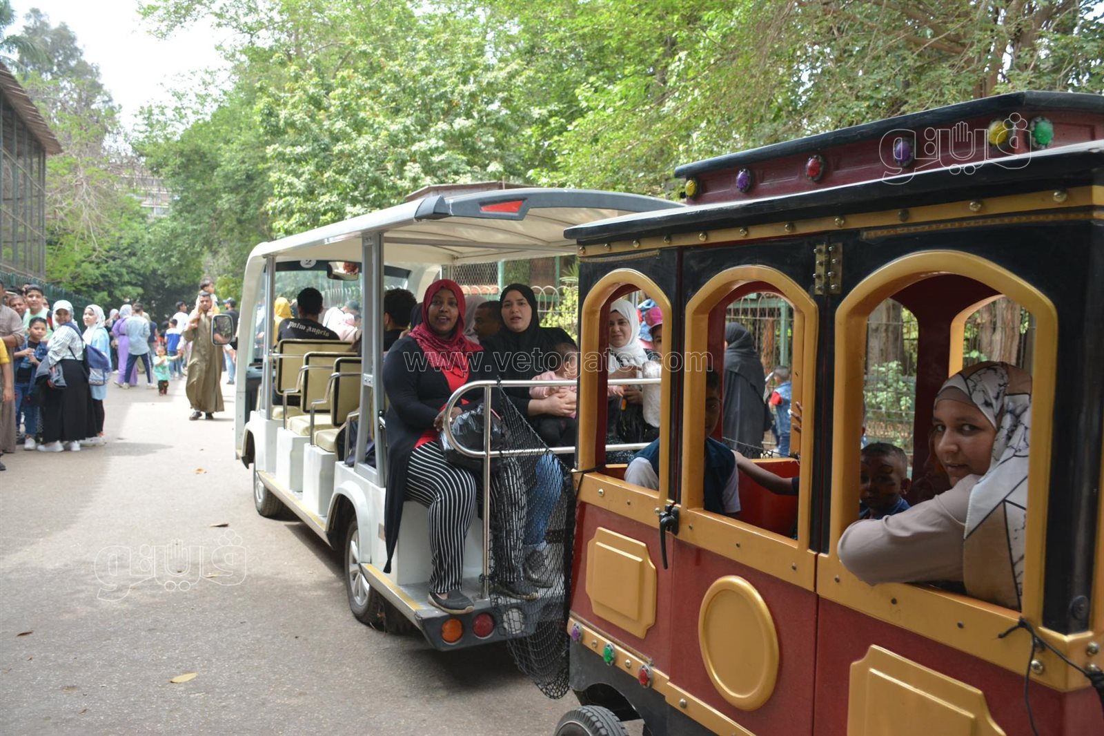 إقبال كثيف على حديقة الحيوان بالجيزة في ثالث أيام عيد الفطر (23)