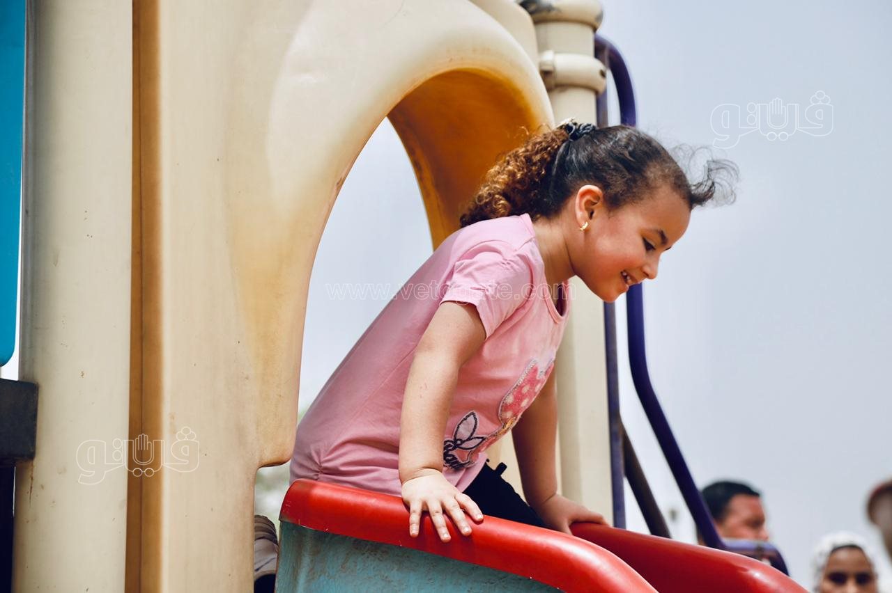 زوار حديقة الأزهر يستمتعون بملاهي الحديقة (10)