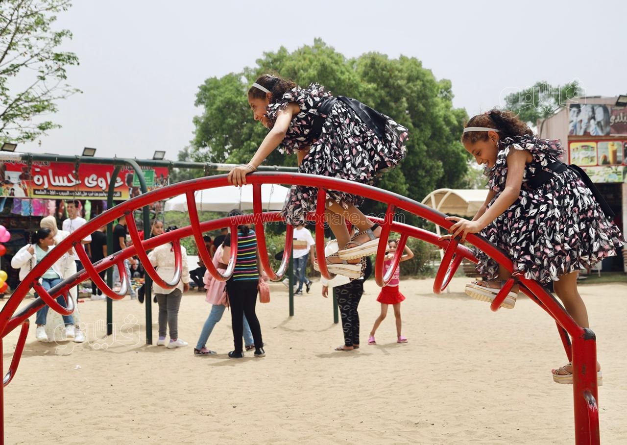 زوار حديقة الأزهر يستمتعون بملاهي الحديقة (13)