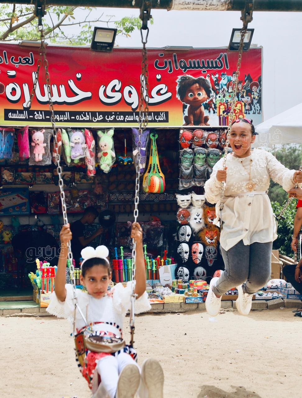 زوار حديقة الأزهر يستمتعون بملاهي الحديقة (14)