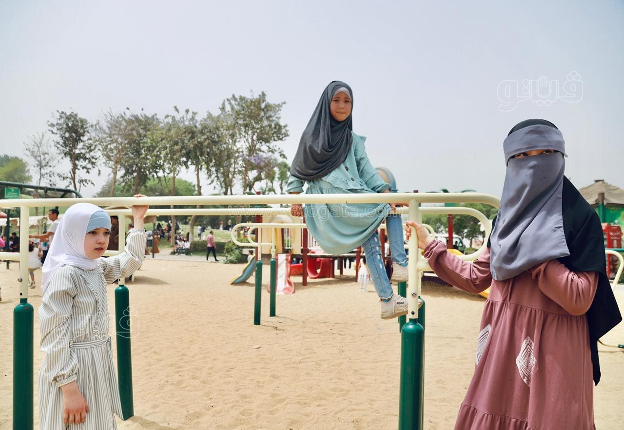 زوار حديقة الأزهر يستمتعون بملاهي الحديقة (22)