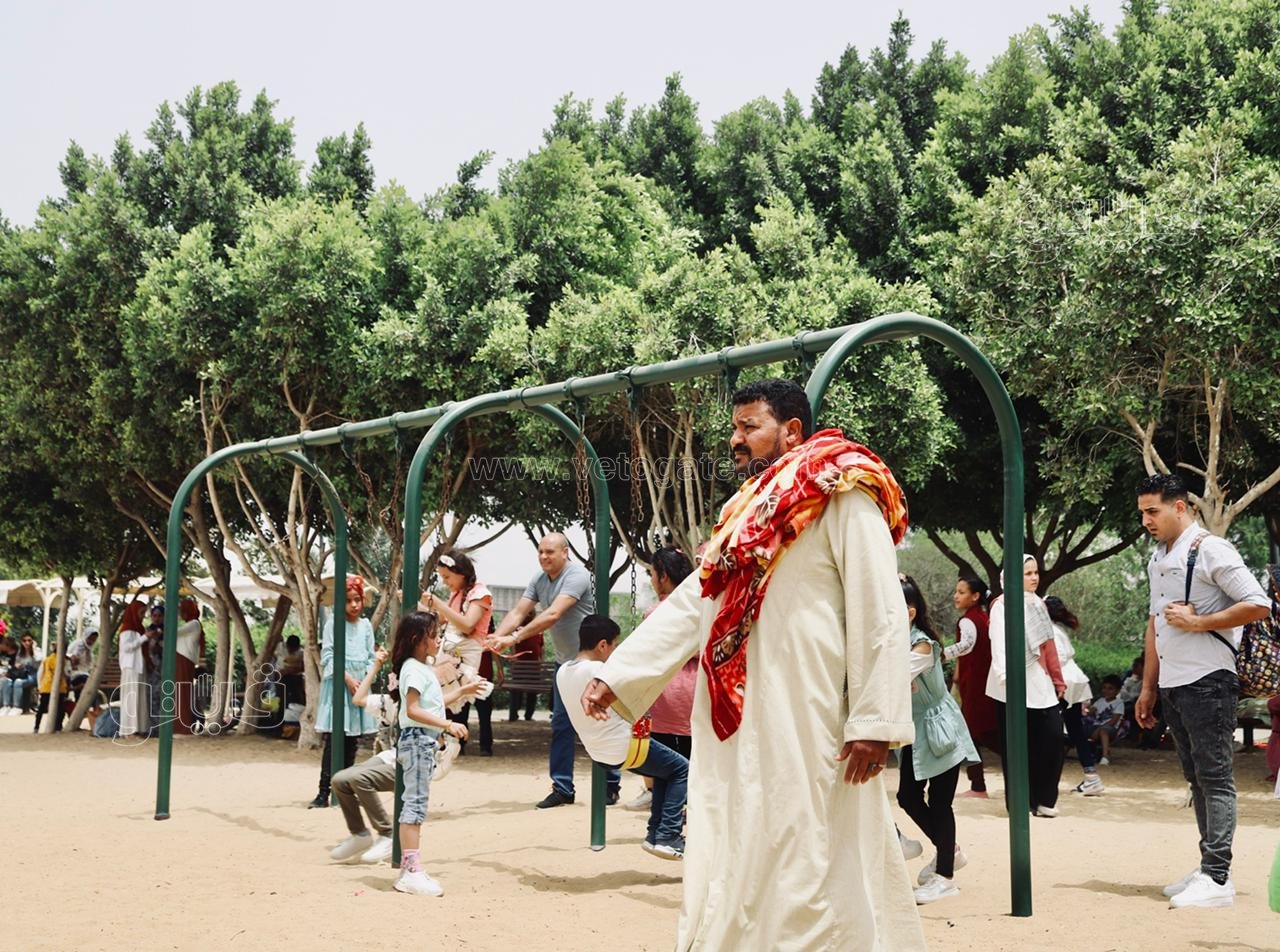 زوار حديقة الأزهر يستمتعون بملاهي الحديقة (23)