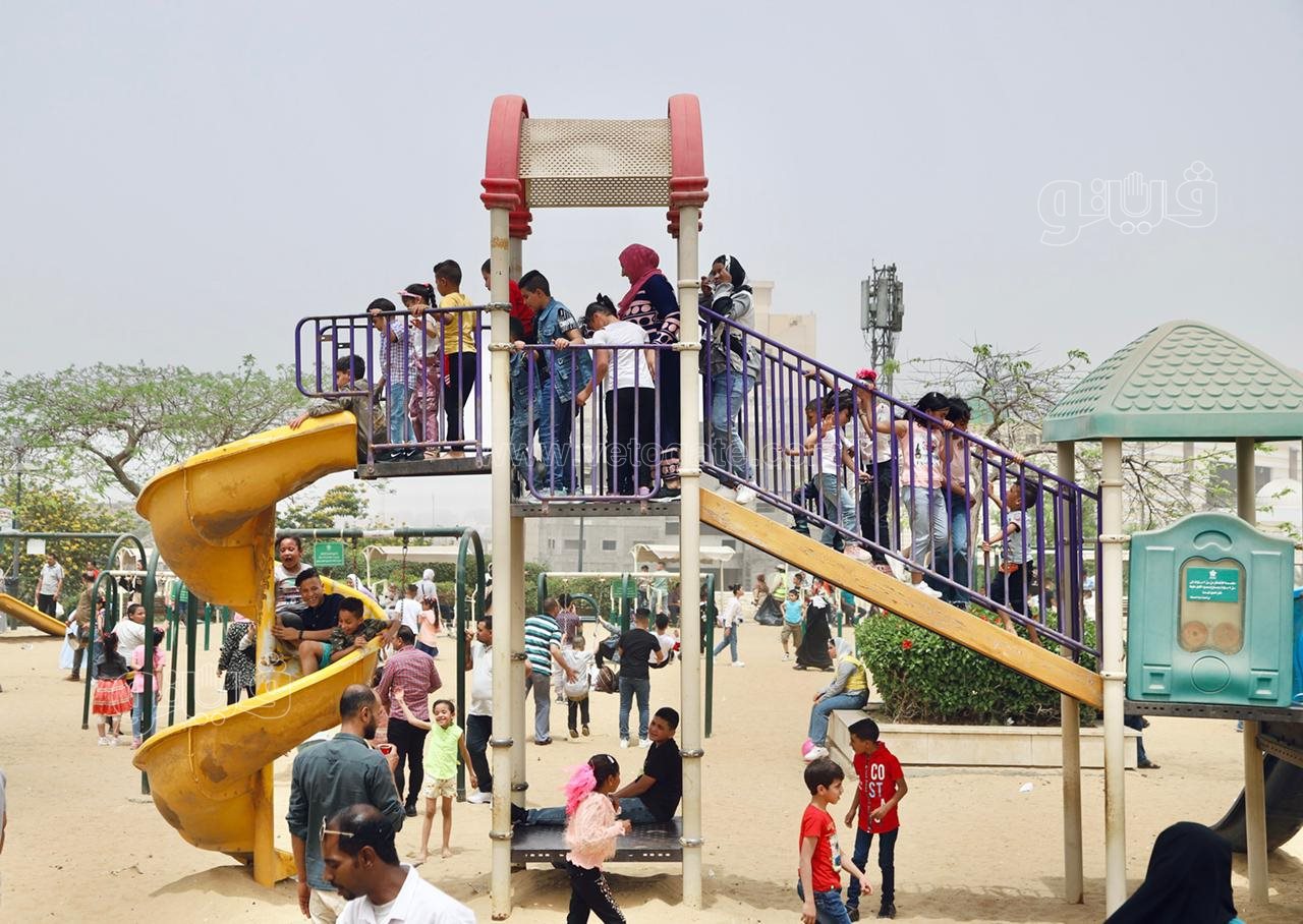 زوار حديقة الأزهر يستمتعون بملاهي الحديقة (28)