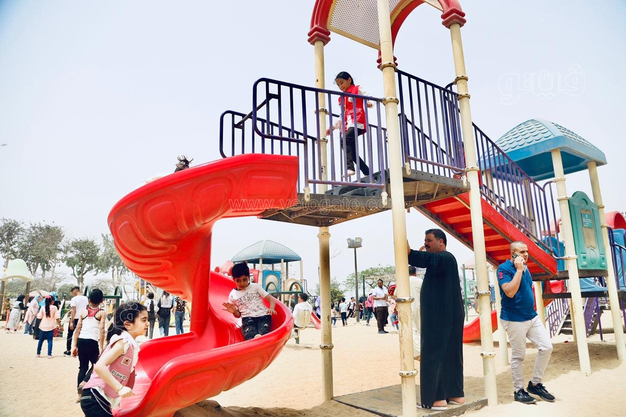 زوار حديقة الأزهر يستمتعون بملاهي الحديقة (30)