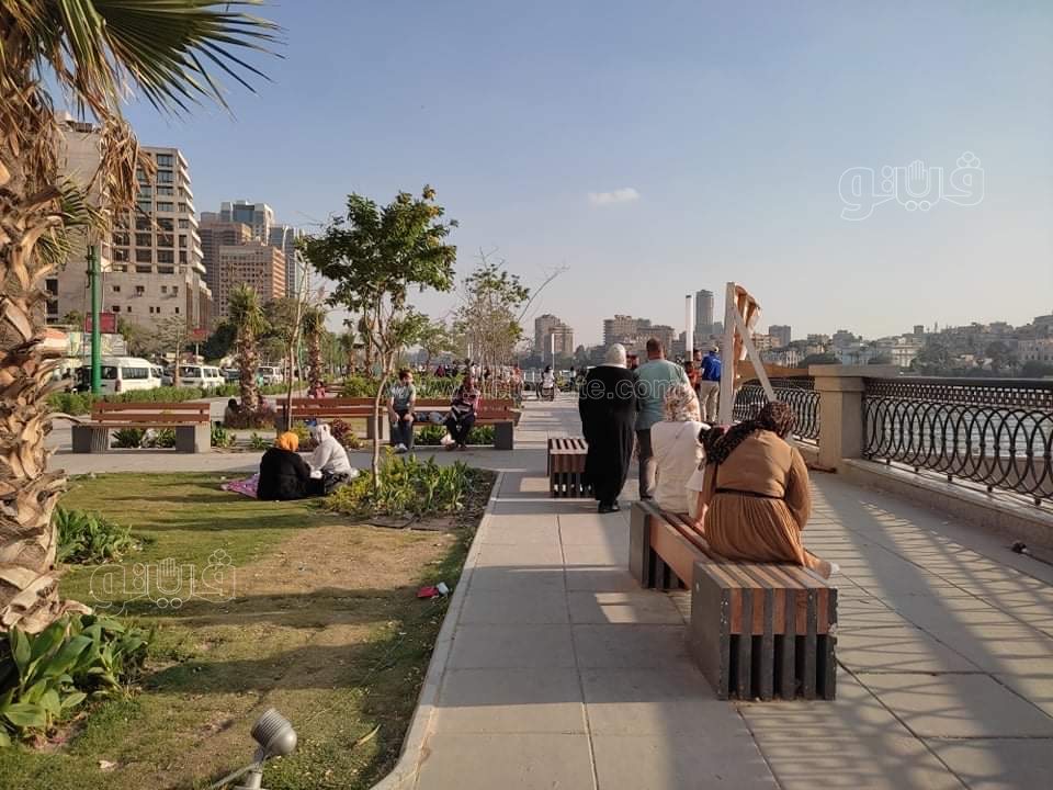 رغم ارتفاع درجة الحرارة.. زوار ممشى أهل مصر يودعون عيد الفطر على ضفاف النيل (5)