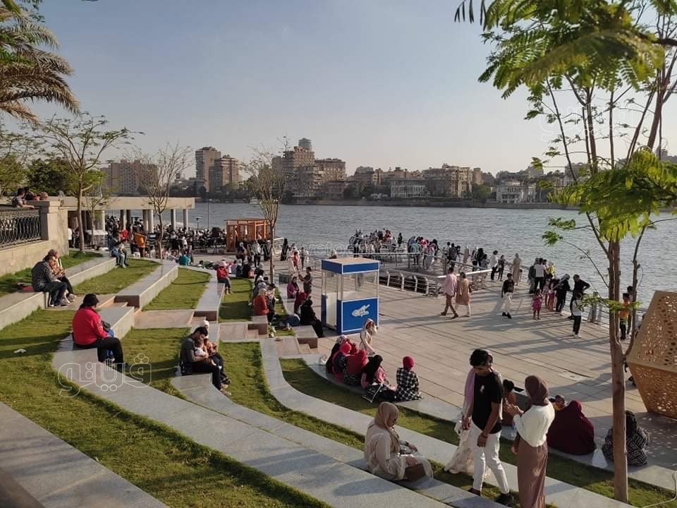 رغم ارتفاع درجة الحرارة.. زوار ممشى أهل مصر يودعون عيد الفطر على ضفاف النيل (9)