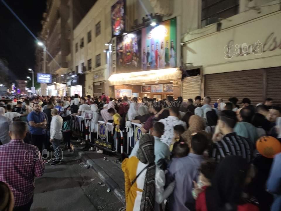 زحام شديد على سينمات وسط البلد في ثالث أيام عيد الفطر (4)