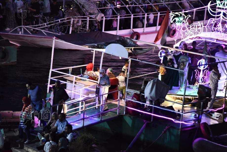 ١٢ صورة ترصد وداع المصريون لعيد الفطر على كورنيش النيل (5)