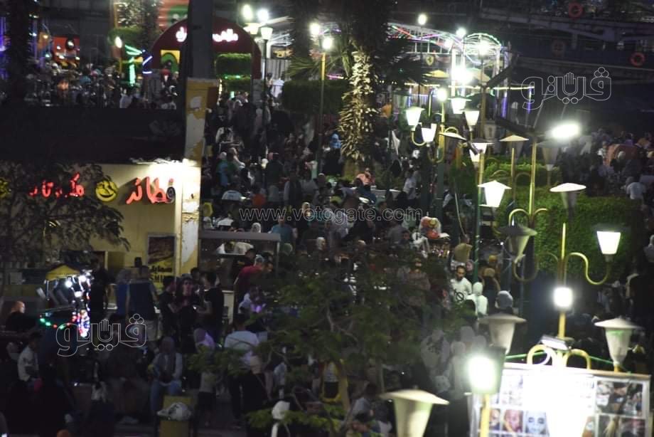 ١٢ صورة ترصد وداع المصريون لعيد الفطر على كورنيش النيل (9)