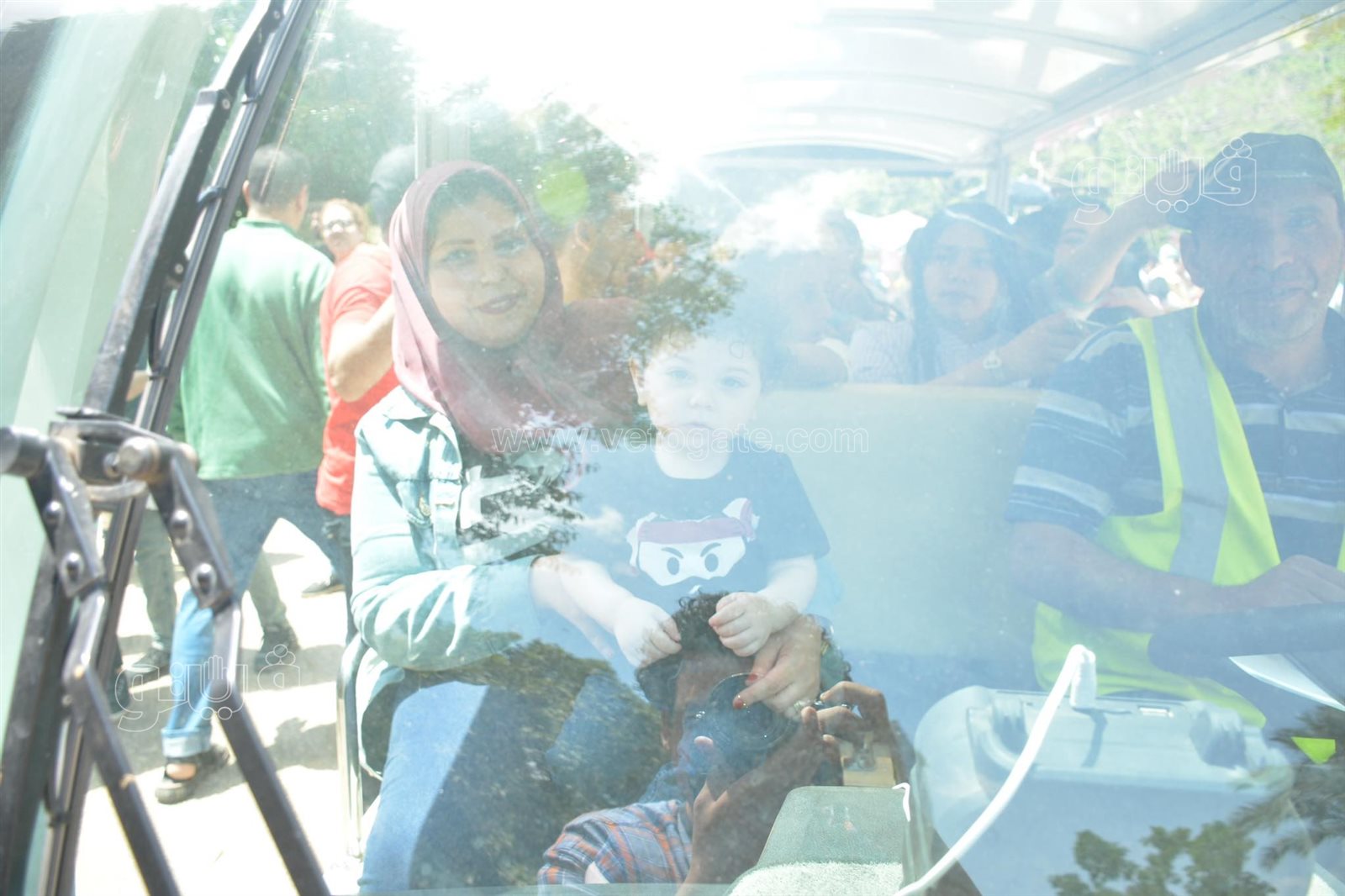 إقبال كبير على حديقة الحيوان (2)