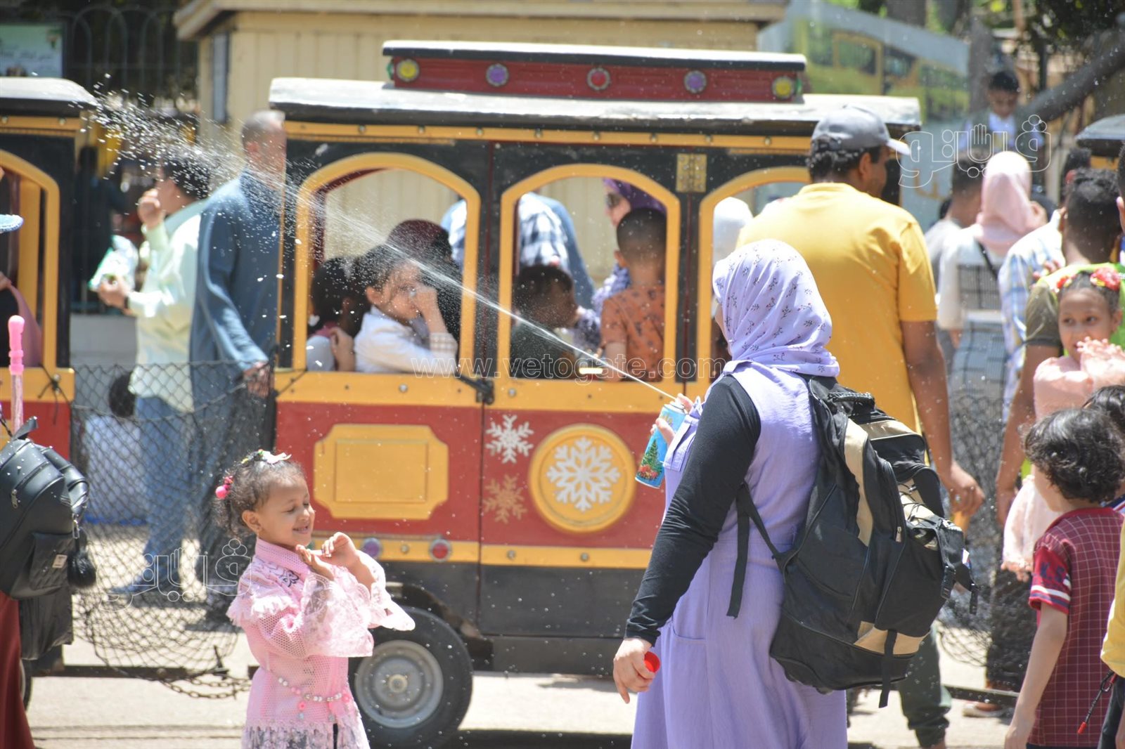 إقبال كبير على حديقة الحيوان (25)